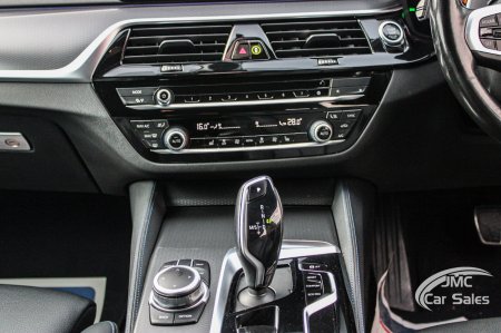 2022 BMW 5-Series - photo 26
