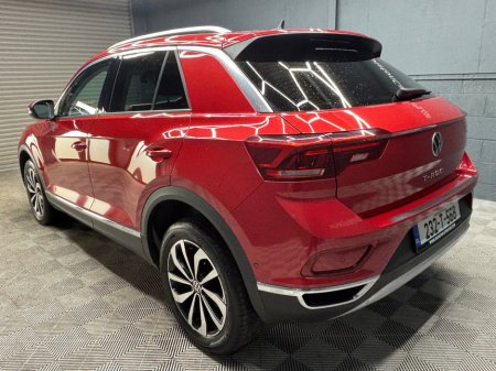 2023 Volkswagen T-Roc - photo 2