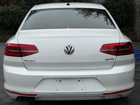 2020 Volkswagen Passat - photo 18