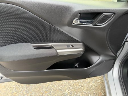 2018 Honda Grace - photo 12