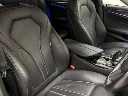 2022 BMW 5-Series - photo 12