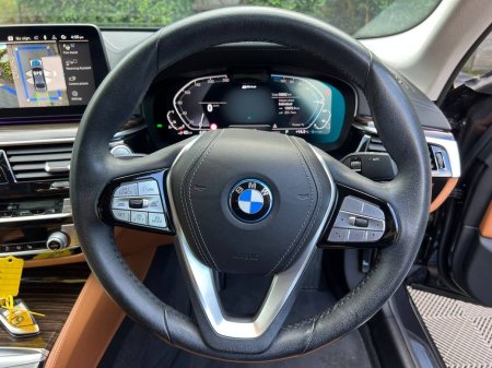2022 BMW 5-Series - photo 4