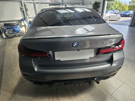 2022 BMW 5-Series - photo 4