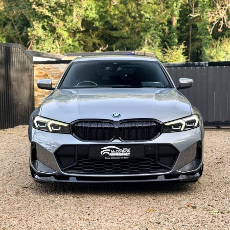 2023 BMW 3-Series - photo 3