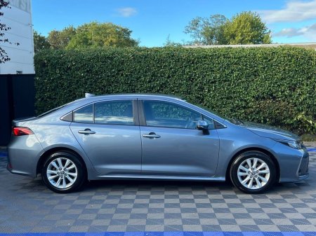 2023 Toyota Corolla - photo 2