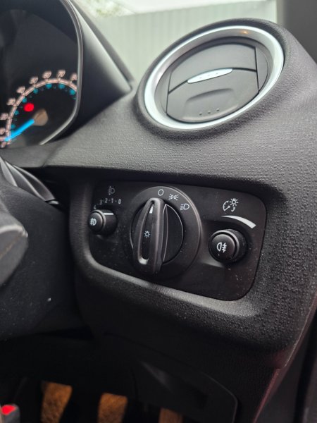 2017 Ford Fiesta - photo 19