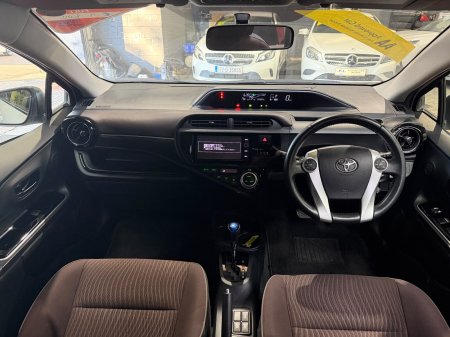 2015 Toyota Aqua - photo 24