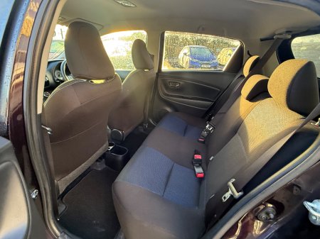 2017 Toyota Vitz - photo 14