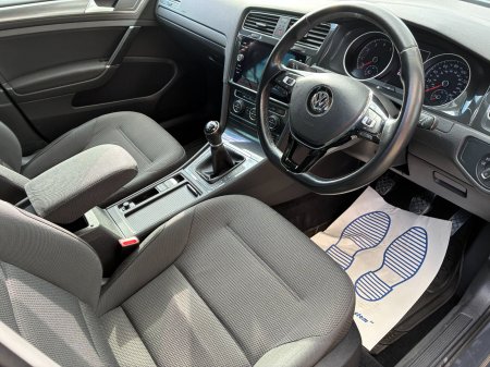 2020 Volkswagen Golf - photo 2