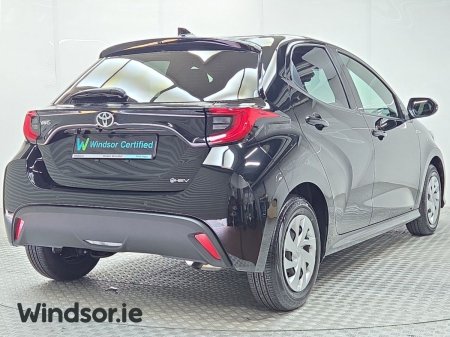 2024 Toyota Yaris - photo 2