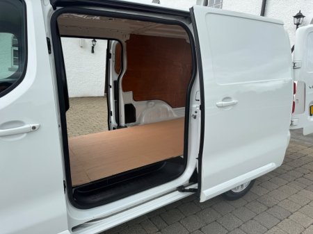 2020 Vauxhall Vivaro - photo 16