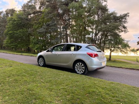 2011 Opel Astra - photo 5