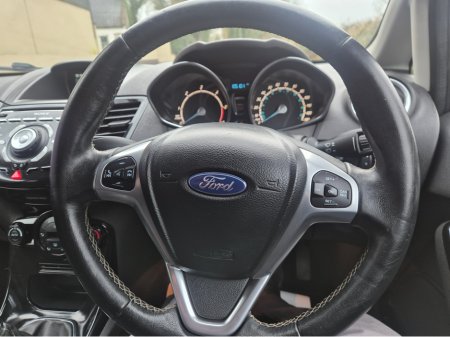 2016 Ford Fiesta - photo 9