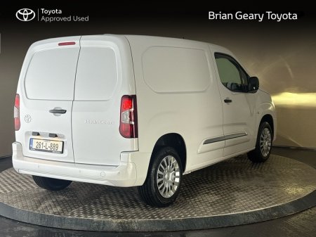 2026 Toyota Proace City - photo 2