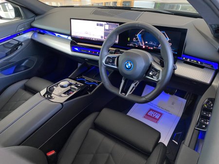 2025 BMW 5-Series - photo 14