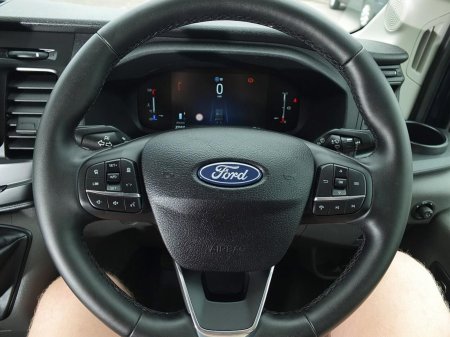 2025 Ford Transit - photo 13