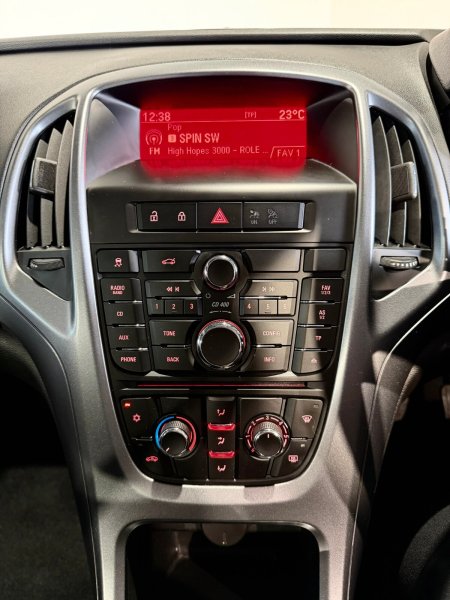 2014 Opel Astra - photo 12