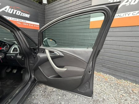 2011 Opel Astra - photo 14