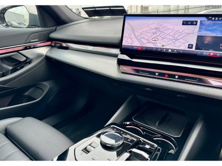 2026 BMW 5-Series - photo 21