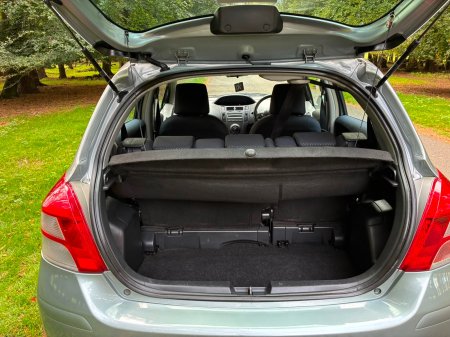 2010 Toyota Yaris - photo 21