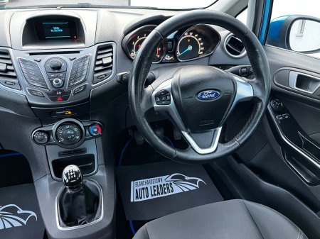 2015 Ford Fiesta - photo 10