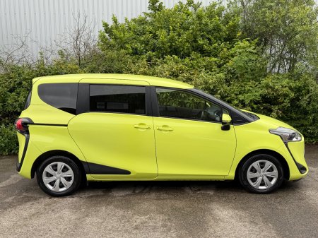 2019 Toyota Sienta - photo 2