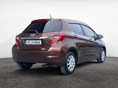 2015 Toyota Vitz - photo 3