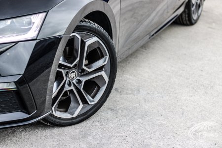2022 Skoda Octavia - photo 2