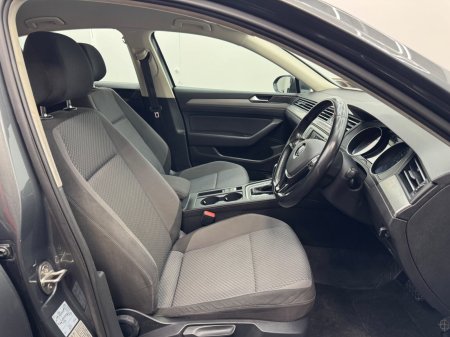 2017 Volkswagen Passat - photo 8