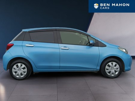 2015 Toyota Vitz - photo 6