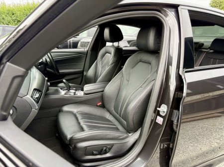 2021 BMW 5-Series - photo 15