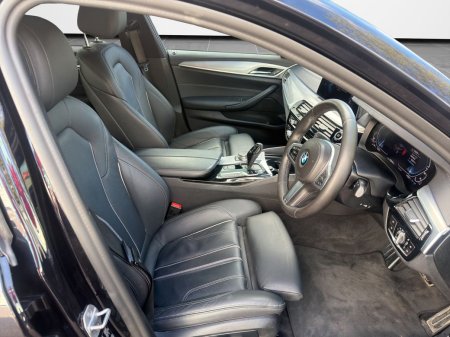 2020 BMW 5-Series - photo 9