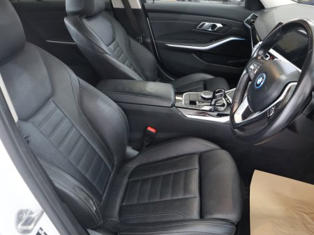 2022 BMW 3-Series - photo 26