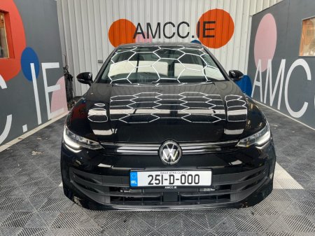 2025 Volkswagen Golf - photo 2