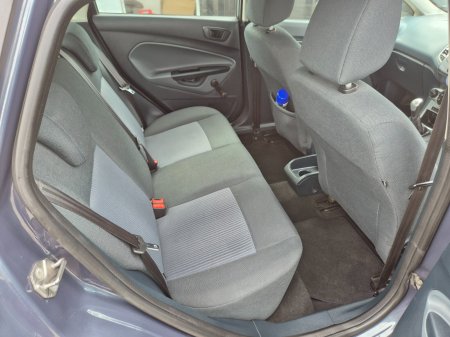 2011 Ford Fiesta - photo 17