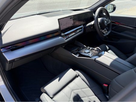 2025 BMW 5-Series - photo 14