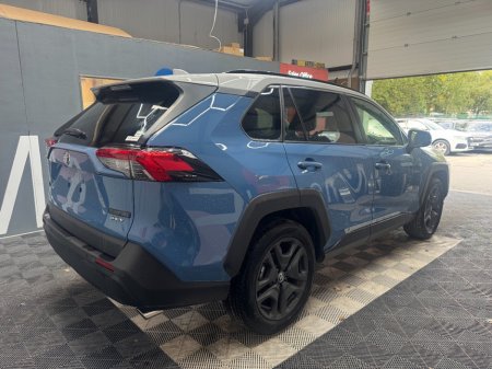 2025 Toyota RAV4 - photo 3