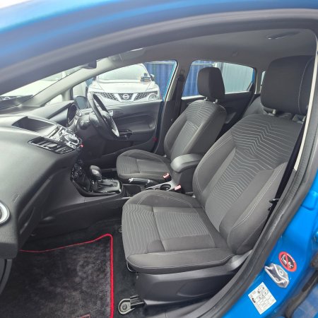 2015 Ford Fiesta - photo 18