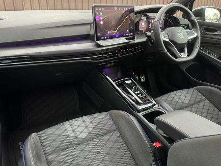 2024 Volkswagen Golf - photo 9