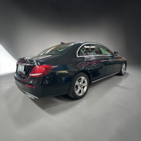 2018 Mercedes-Benz E-Class - photo 22