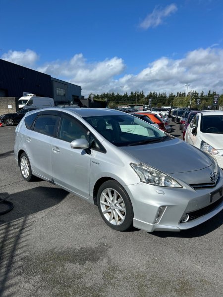 2014 Toyota Prius - photo 2