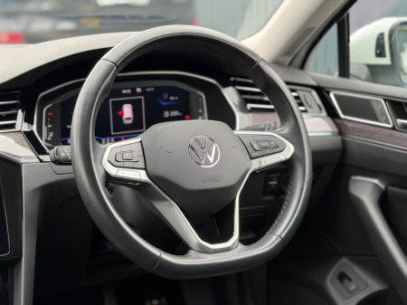 2021 Volkswagen Passat - photo 12