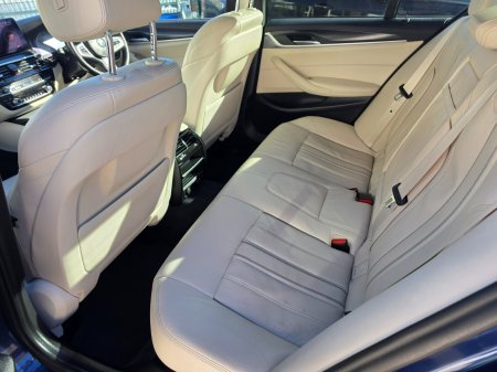 2022 BMW 5-Series - photo 17