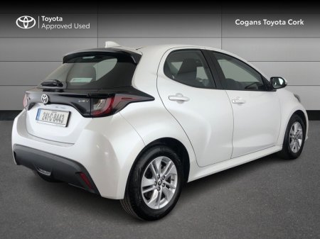 2024 Toyota Yaris - photo 2