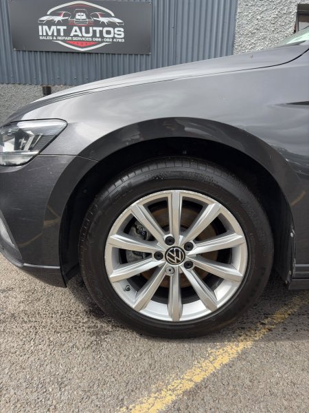 2022 Volkswagen Passat - photo 11