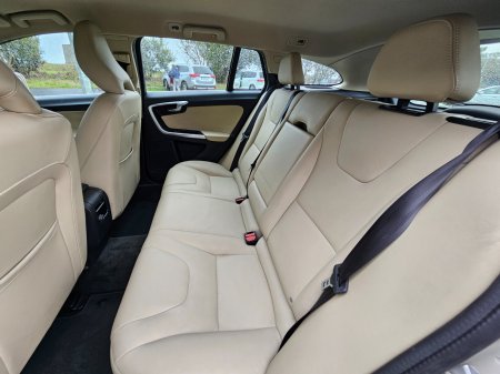 2017 Volvo V60 - photo 23