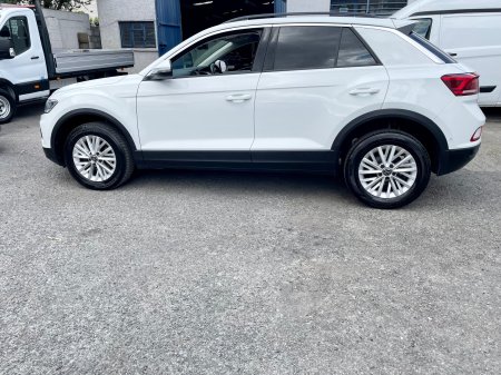 2024 Volkswagen T-Roc - photo 21
