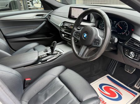2019 BMW 5-Series - photo 8
