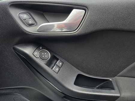 2018 Ford Fiesta - photo 20