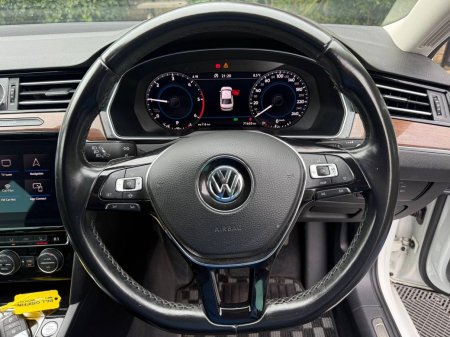 2020 Volkswagen Passat - photo 4